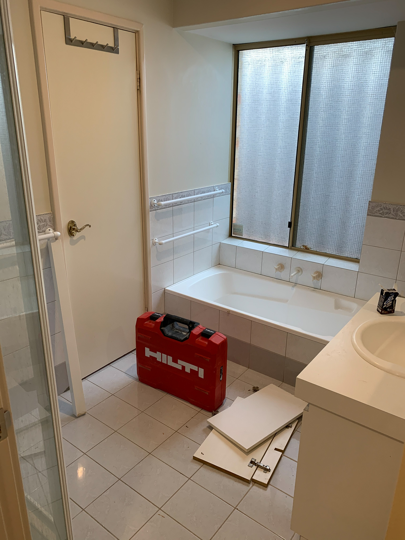 Before and After - Freestanding Bath Renovations - On The Ball Bathrooms