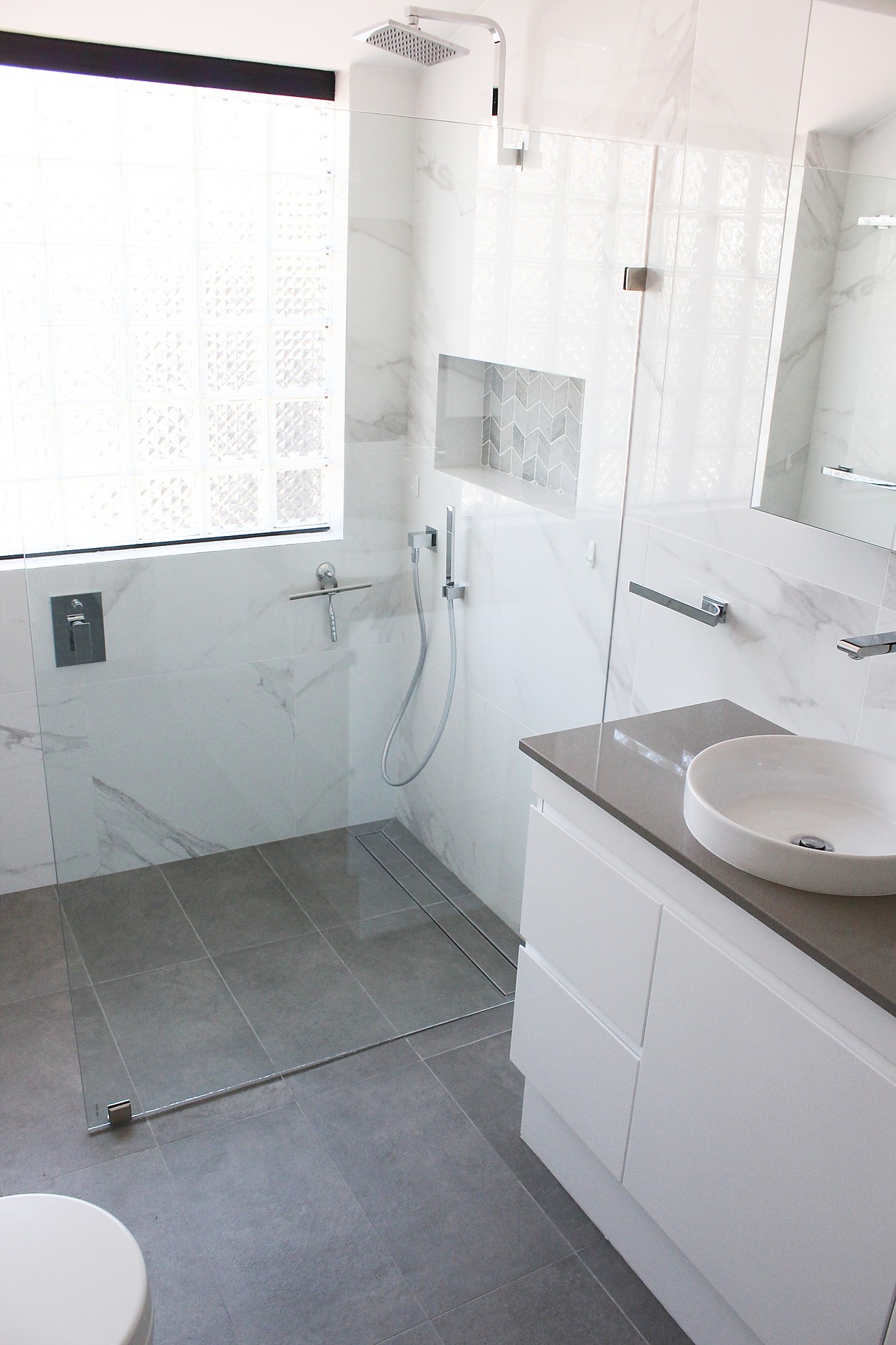 Before and After - Small Perth Bathrooms - On The Ball Bathrooms