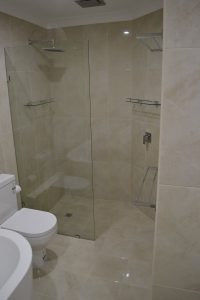 When to lay bathroom wall tiles vertically