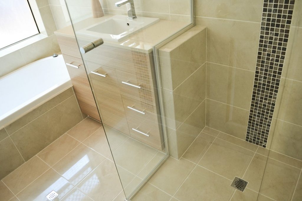 Nib Wall V Shower Gap On The Ball Bathrooms