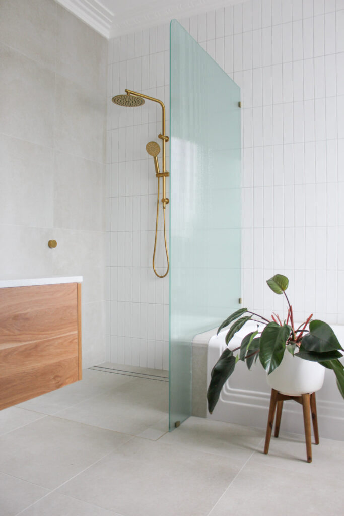 Curved Shower Screens